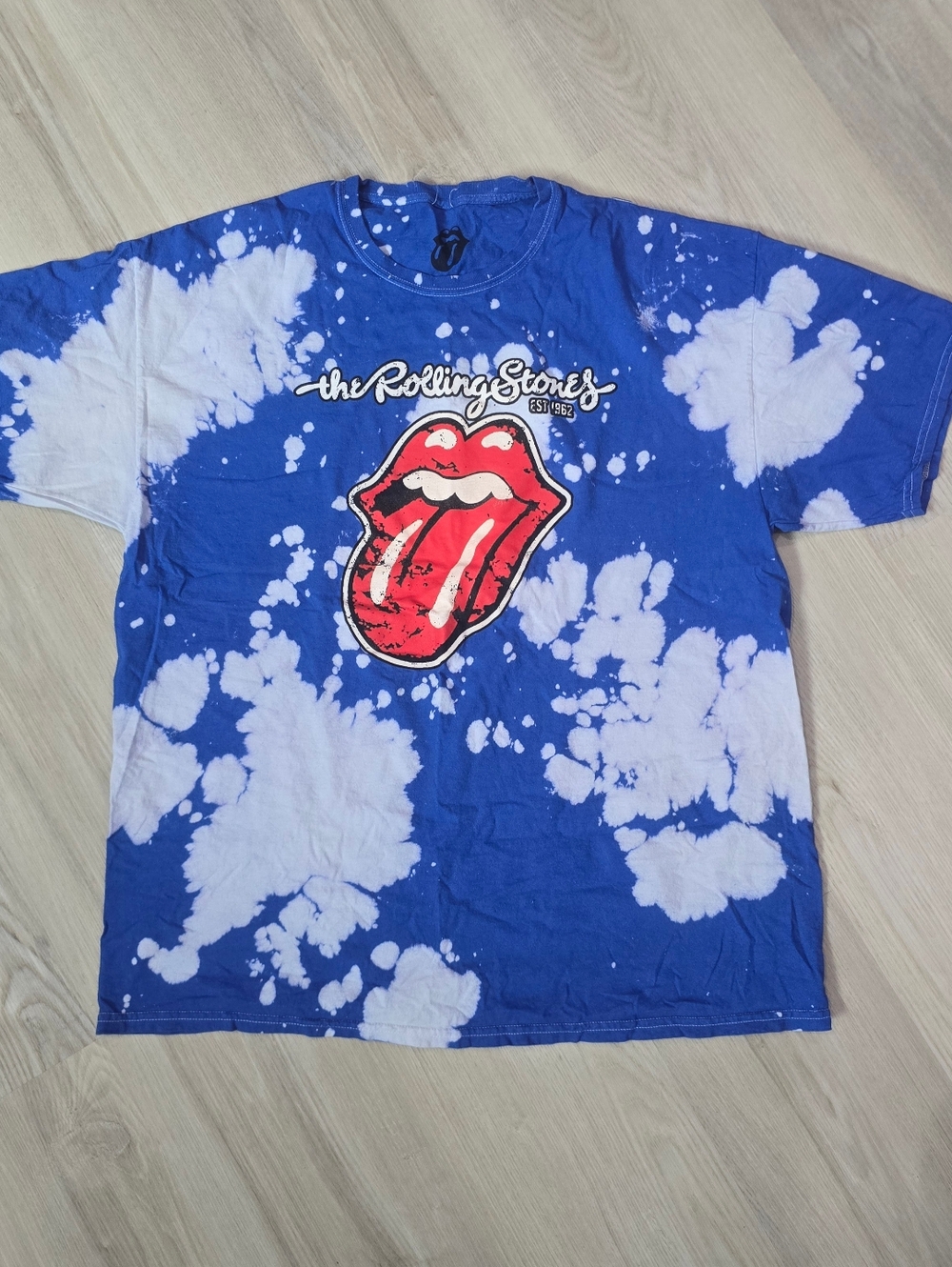 The Rolling Stones Blue Tie-Dye Tshirt with Red Tongue Logo Mens Size L NWOT